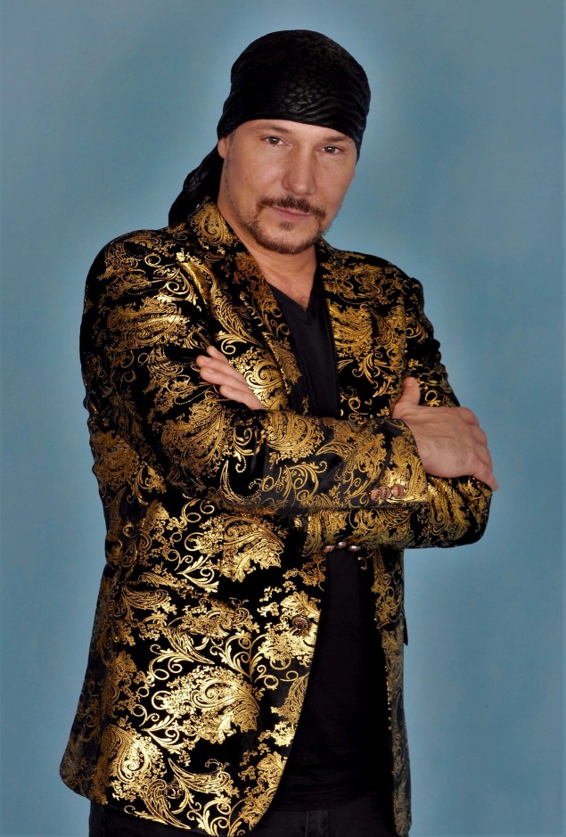 http://www.agenturatrdla.cz/soubory/foto/Agentura%20Trdla%204%20Tenorove%20Kriz%20Vojtko%20Vitek%20Bragagnolo%20Matus.jpg