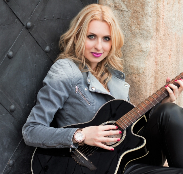 http://www.agenturatrdla.cz/soubory/foto/Agentura_Trdla_Jirina_Anna_Jandova.jpg